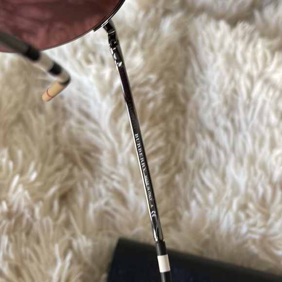 BURBERRY Round Sunglasses - Picture 3 of 7
